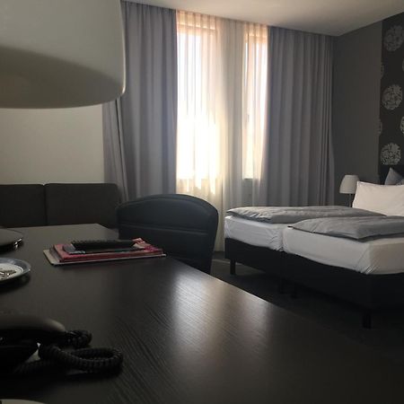 Hotel Schempp Μπόμπινγκεν Εξωτερικό φωτογραφία
