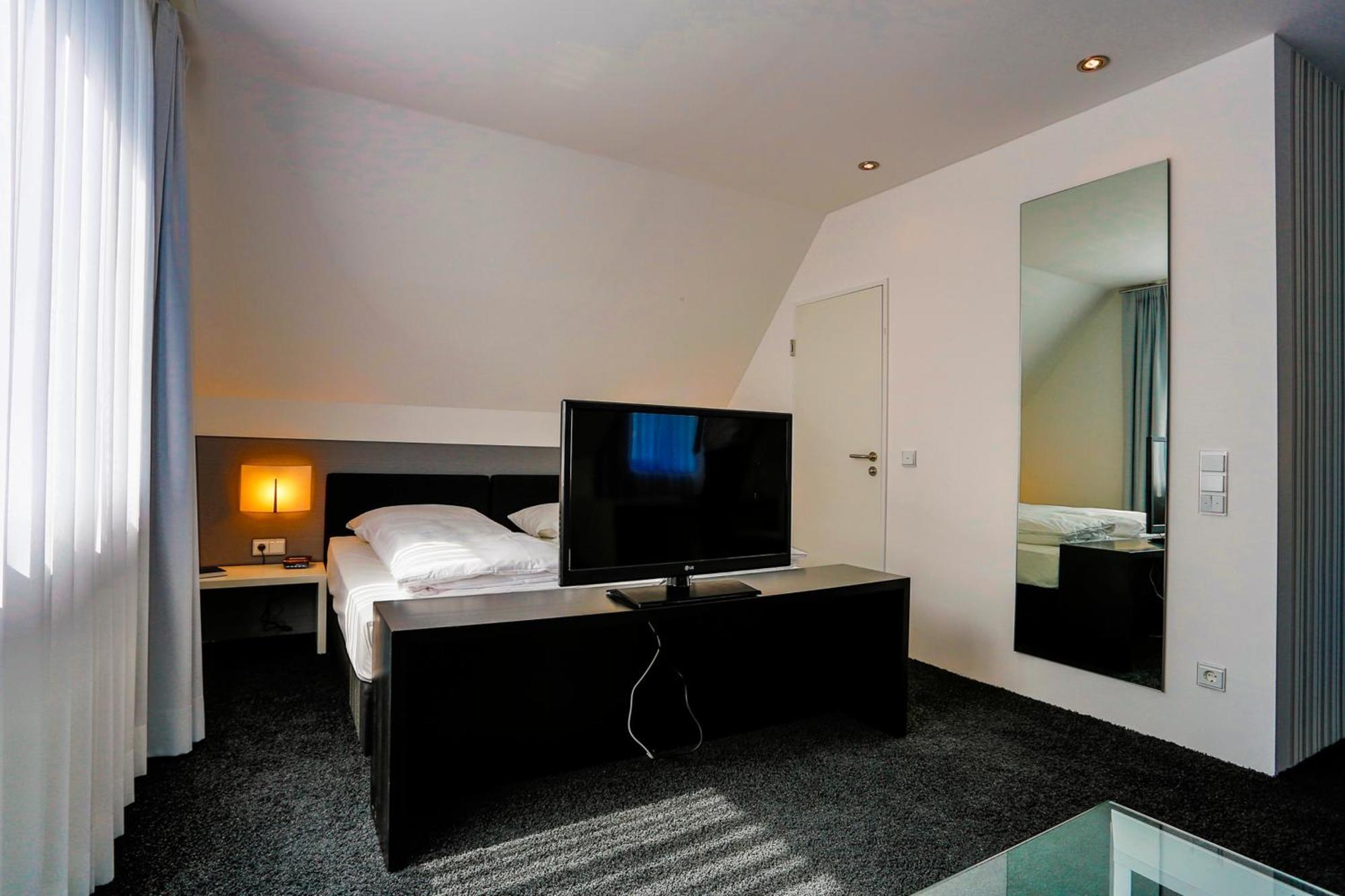 Hotel Schempp Μπόμπινγκεν Δωμάτιο φωτογραφία