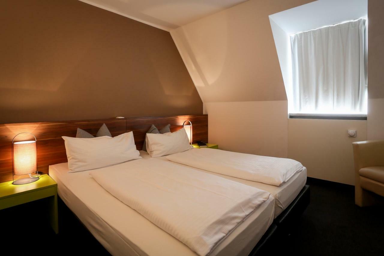 Hotel Schempp Μπόμπινγκεν Εξωτερικό φωτογραφία