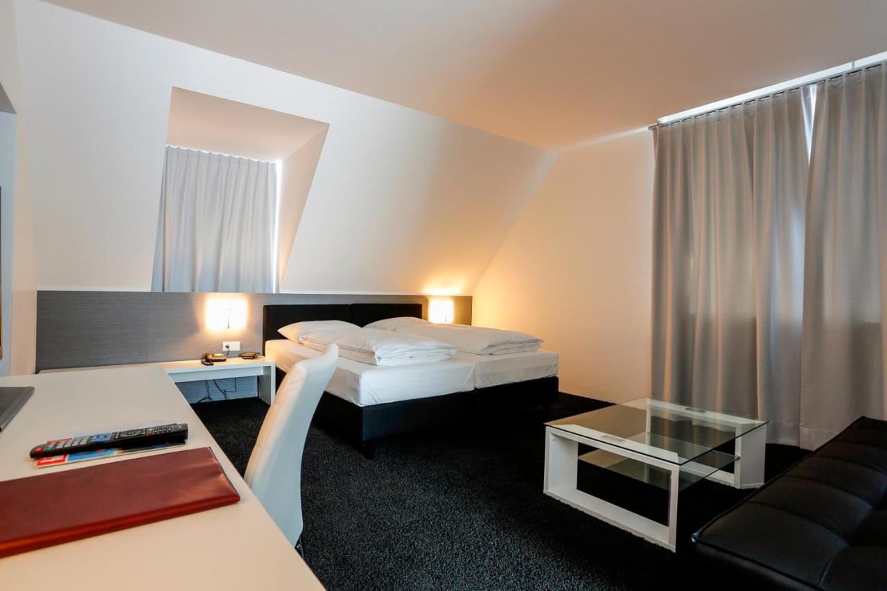 Hotel Schempp Μπόμπινγκεν Εξωτερικό φωτογραφία